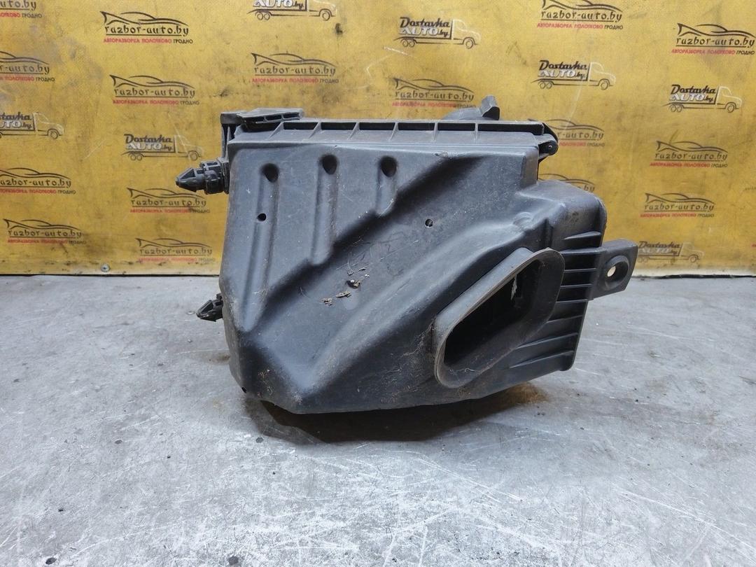 Корпус воздушного фильтра D8LPKN Audi A4 купить в магазине запчастей бу