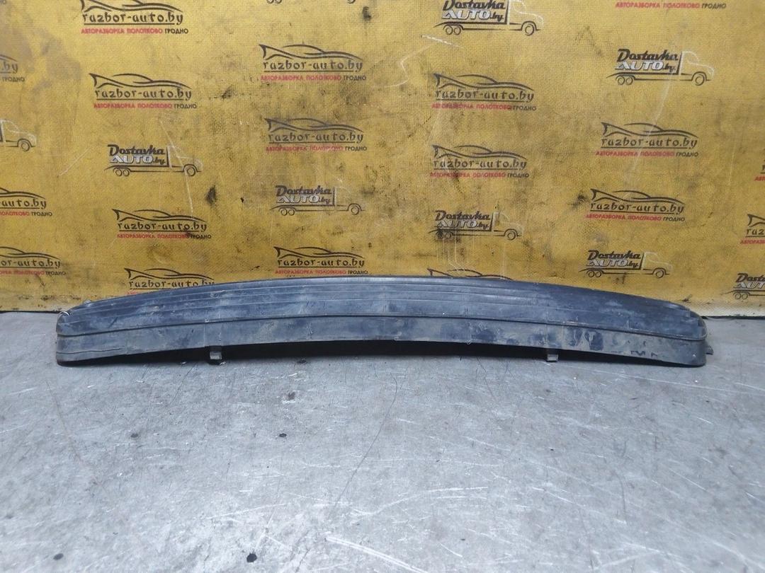 Заглушка (решетка) в бампер передний SZP92I Audi 80 купить на авторазборке