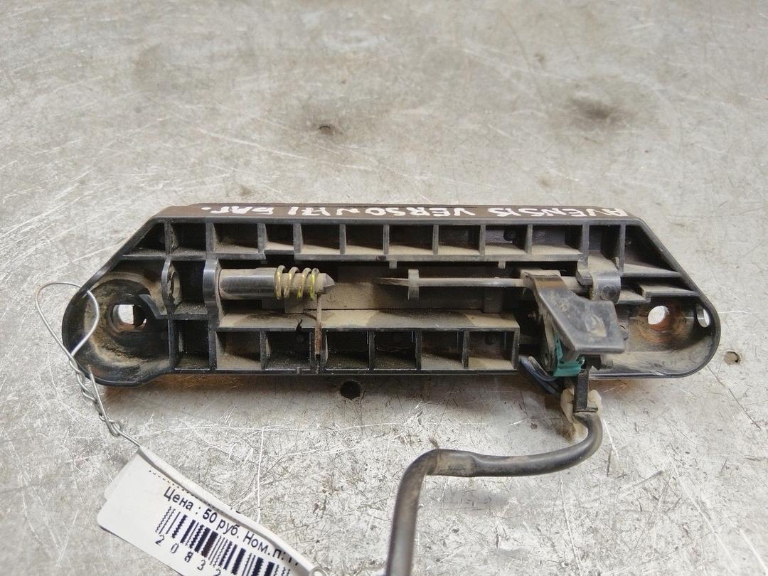 Кнопка открытия багажника HU9CKH Toyota Avensis Verso купить на авторазборке