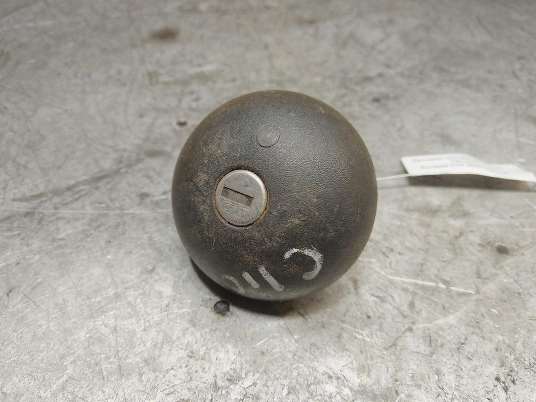 Крышка топливного бака Y51LV4 Renault Clio