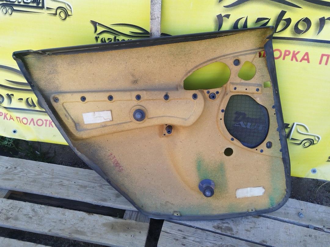 Обшивка двери задней правой (дверная карта) 048K1L Ford Focus купить на авторазборке