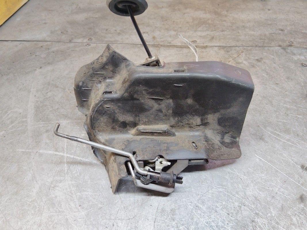 Замок двери задней правой 95677O Audi A4 купить с доставкой