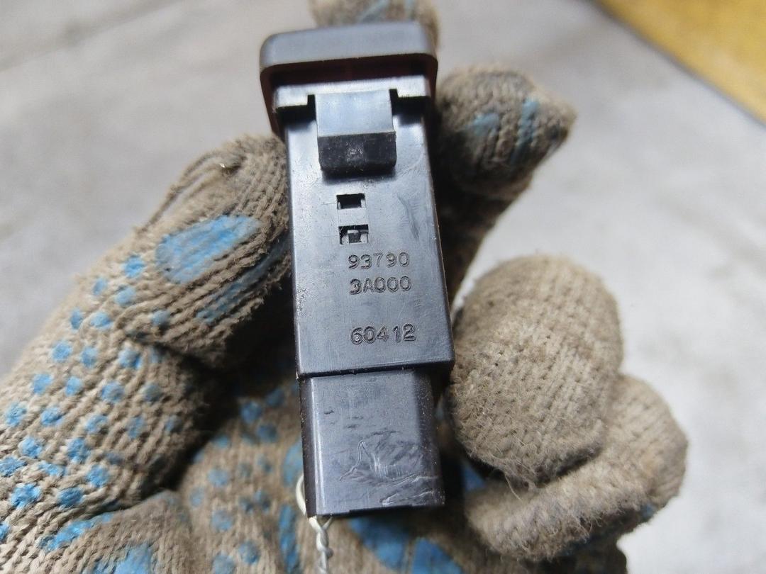 Кнопка аварийной сигнализации VF0C77 Hyundai Trajet - Фото 4