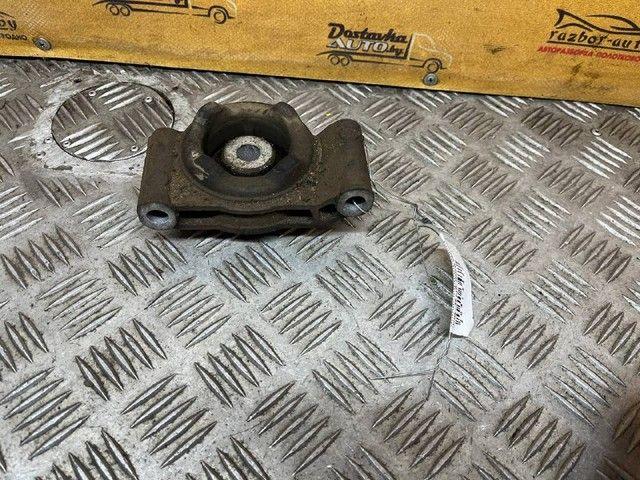 Подушка крепления КПП 713HRK Audi 80