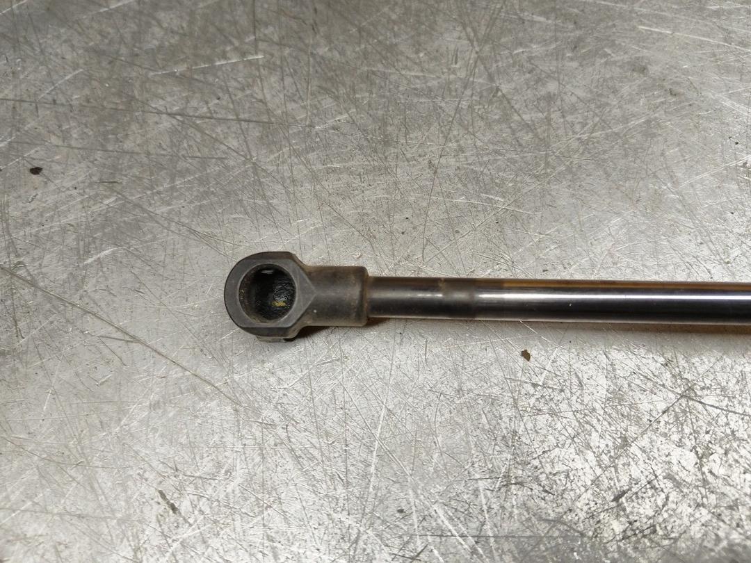 Амортизатор крышки багажника (3-5 двери) 2RYD8Y Nissan Note купить с доставкой