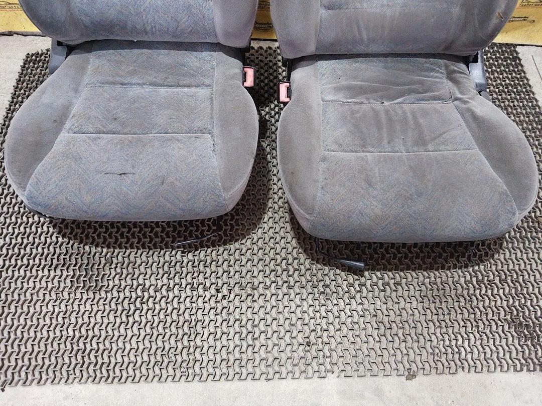 Сиденье переднее W3J0I9 Daewoo Nubira купить с доставкой