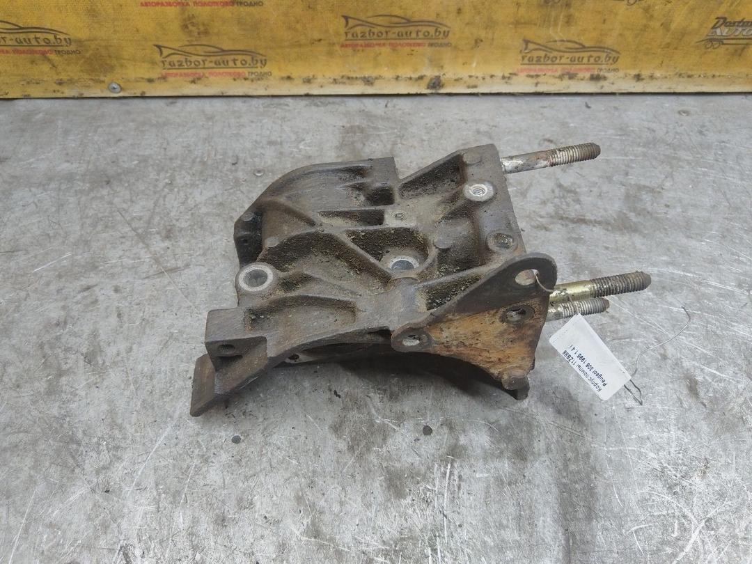 Корпус помпы 11ZB86 Peugeot 306 купить в магазине запчастей бу