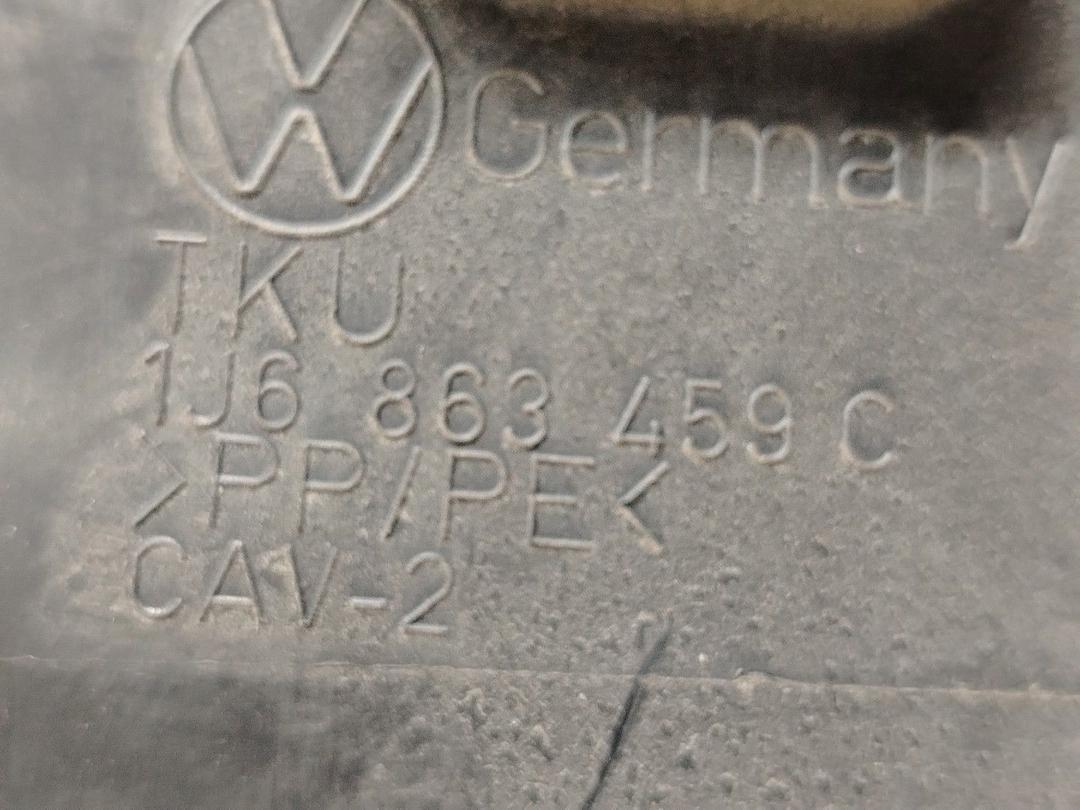 Накладка замка багажника E2J70U Volkswagen Golf - Фото 4