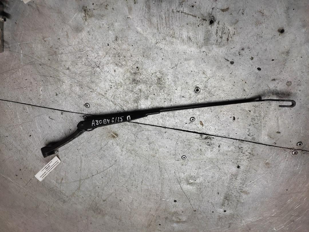 Щеткодержатель (поводок стеклоочистителя, дворник) N9389J Audi 80