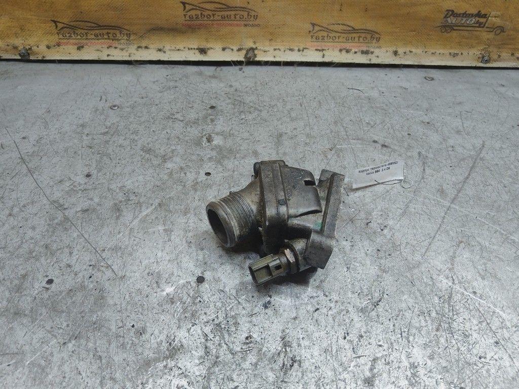 Корпус термостата 486MCI Volvo S60 - Фото 1