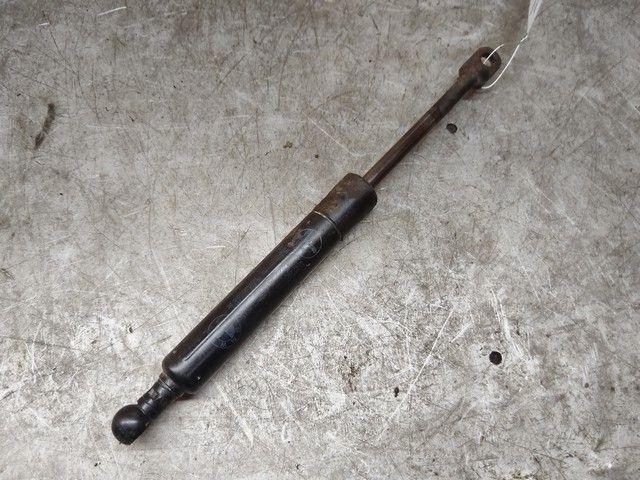 Амортизатор крышки багажника (3-5 двери) TU0LWB BMW 5 E39 - Фото 1