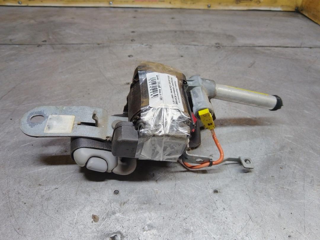 Ремень безопасности передний правый 5CBM9E Mitsubishi Carisma