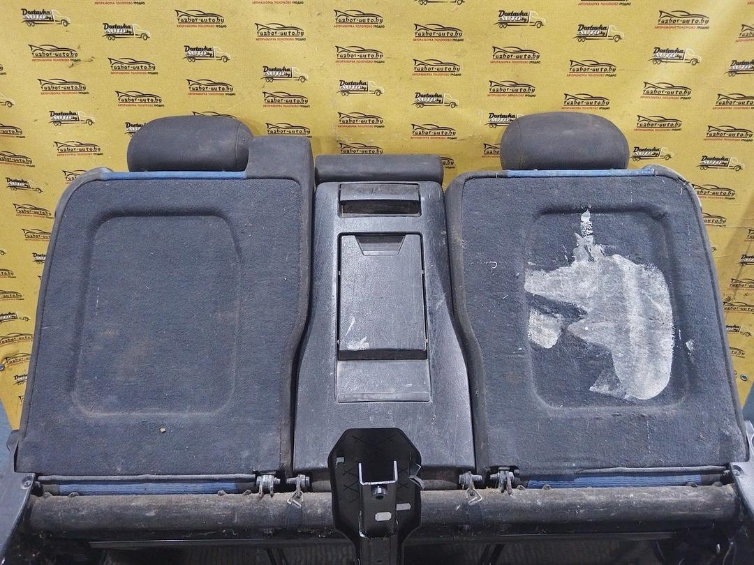 Сиденье заднее RGN0QS Opel Zafira undefined