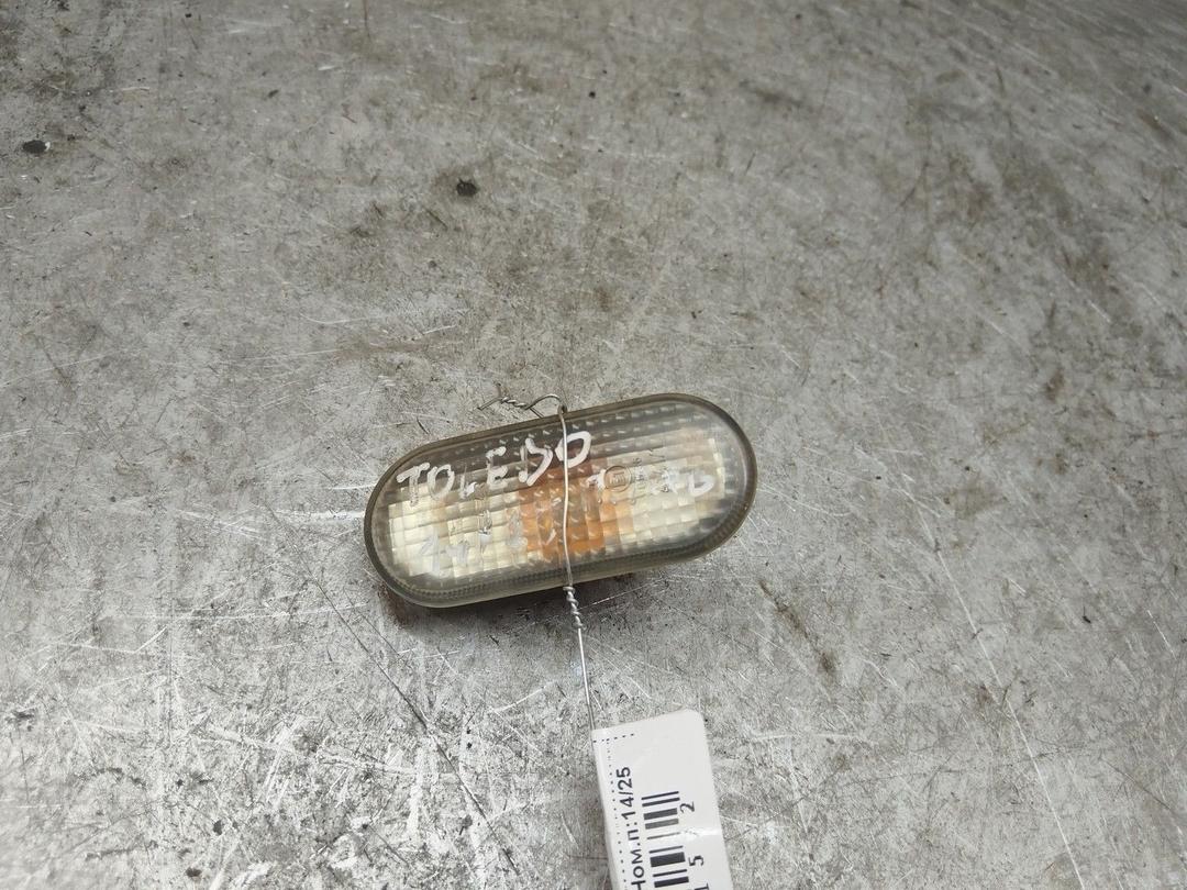 Повторитель передний левый 6CFPWD Seat Toledo купить с доставкой