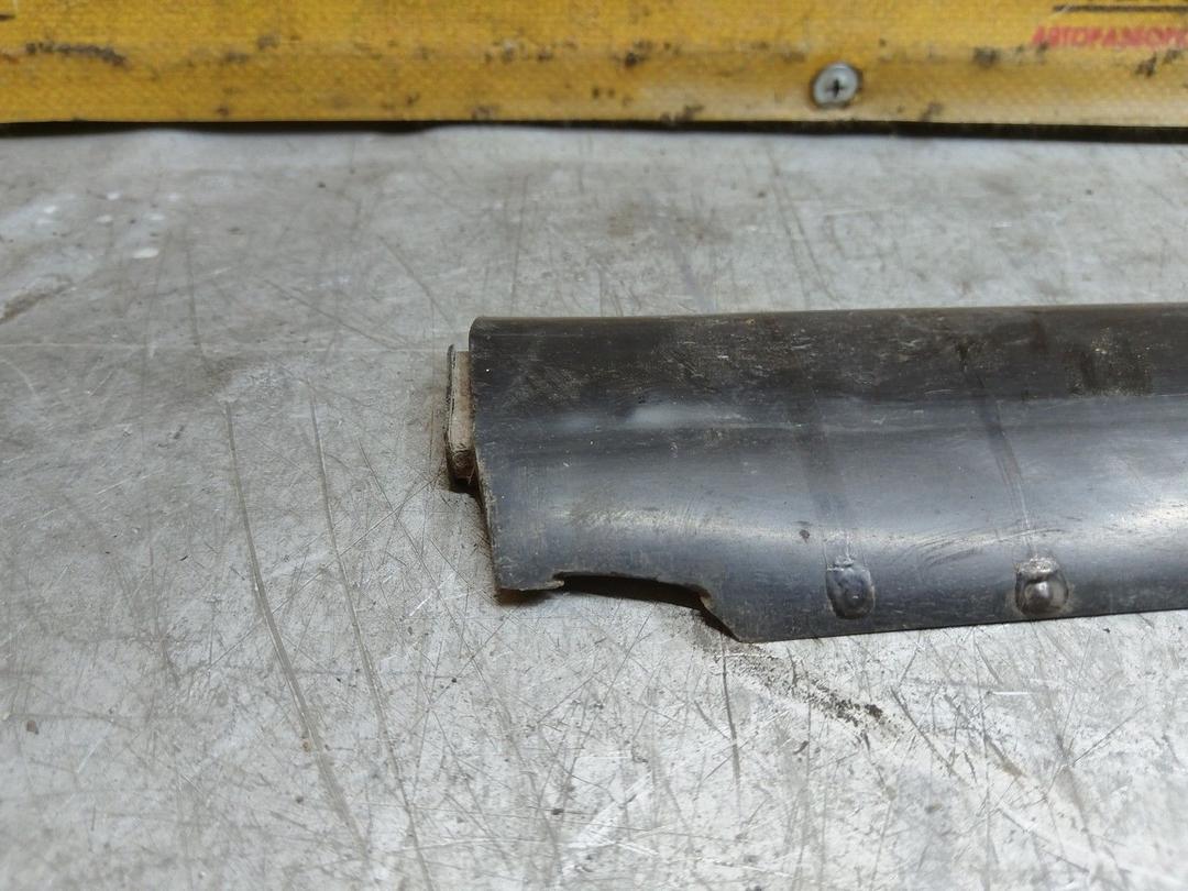 Молдинг двери передней правой FE3B13 Audi 100 купить