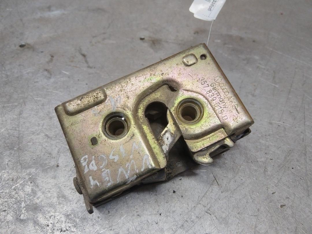 Замок двери задней левой UY4EGC Volkswagen Passat - Фото 1