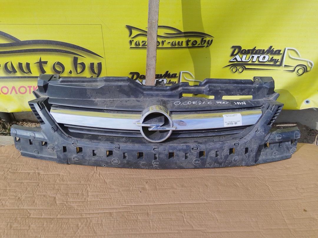 Решетка капота 4E8R9O Opel Corsa