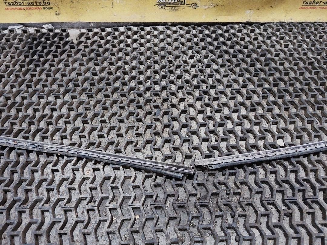 Молдинг стекла лобового PJI0E1 Audi 100 купить в магазине запчастей бу