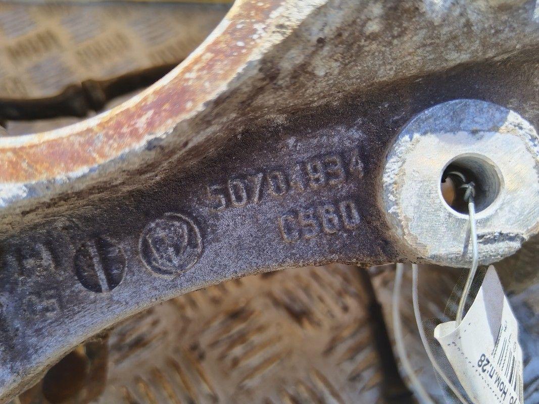 Кулак задний правый F9RQ7U Alfa Romeo 159 купить на авторазборке