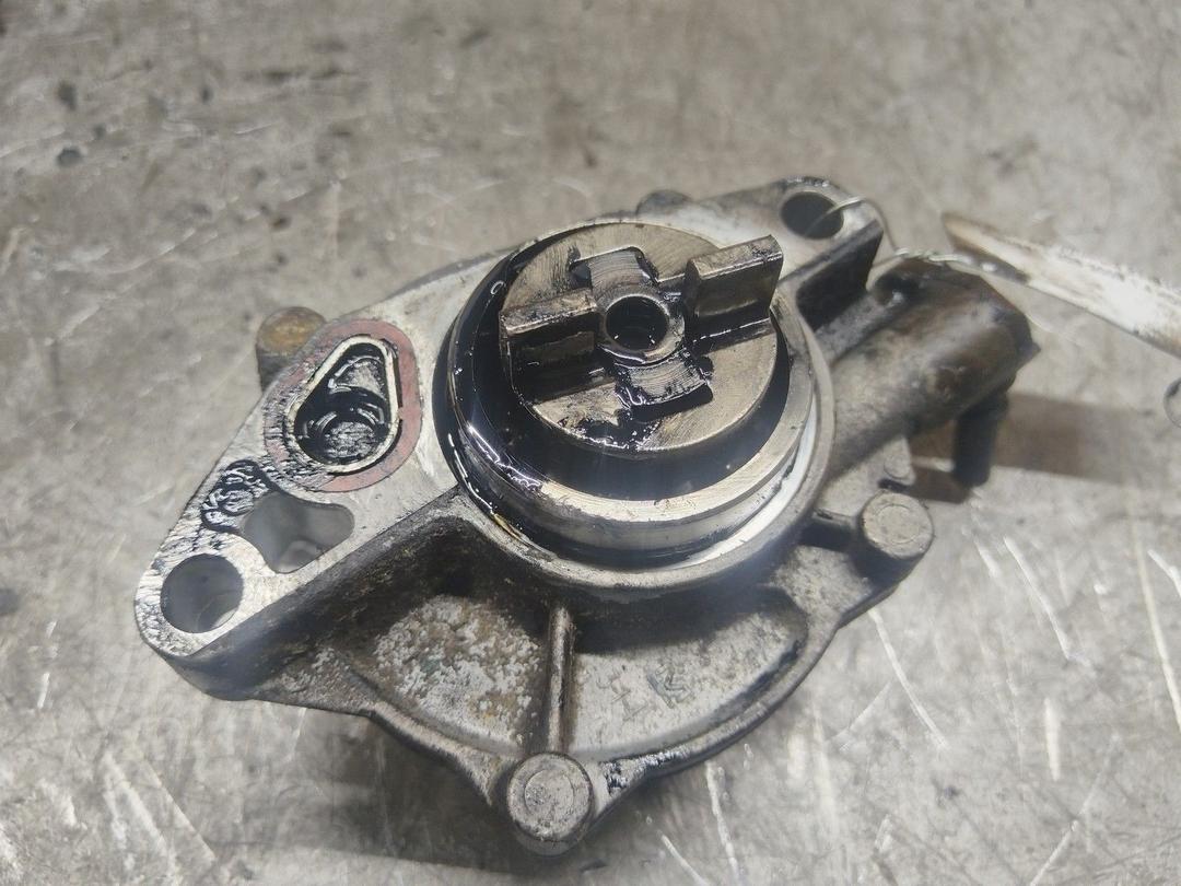 Насос вакуумный 83JB3D Peugeot 206 купить на авторазборке