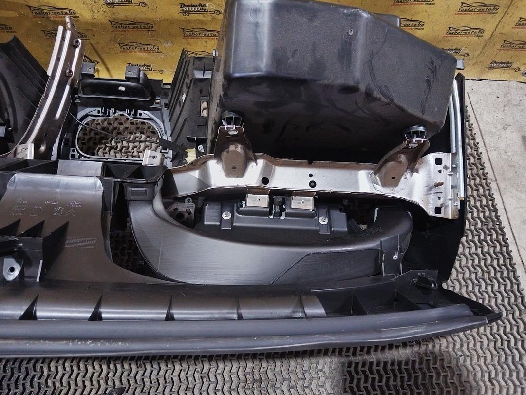 Панель передняя салона (торпедо) P8T86X Peugeot 206 undefined