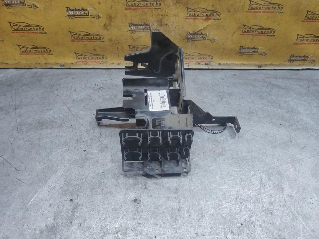 Кронштейн C5PJ9N Volkswagen Passat