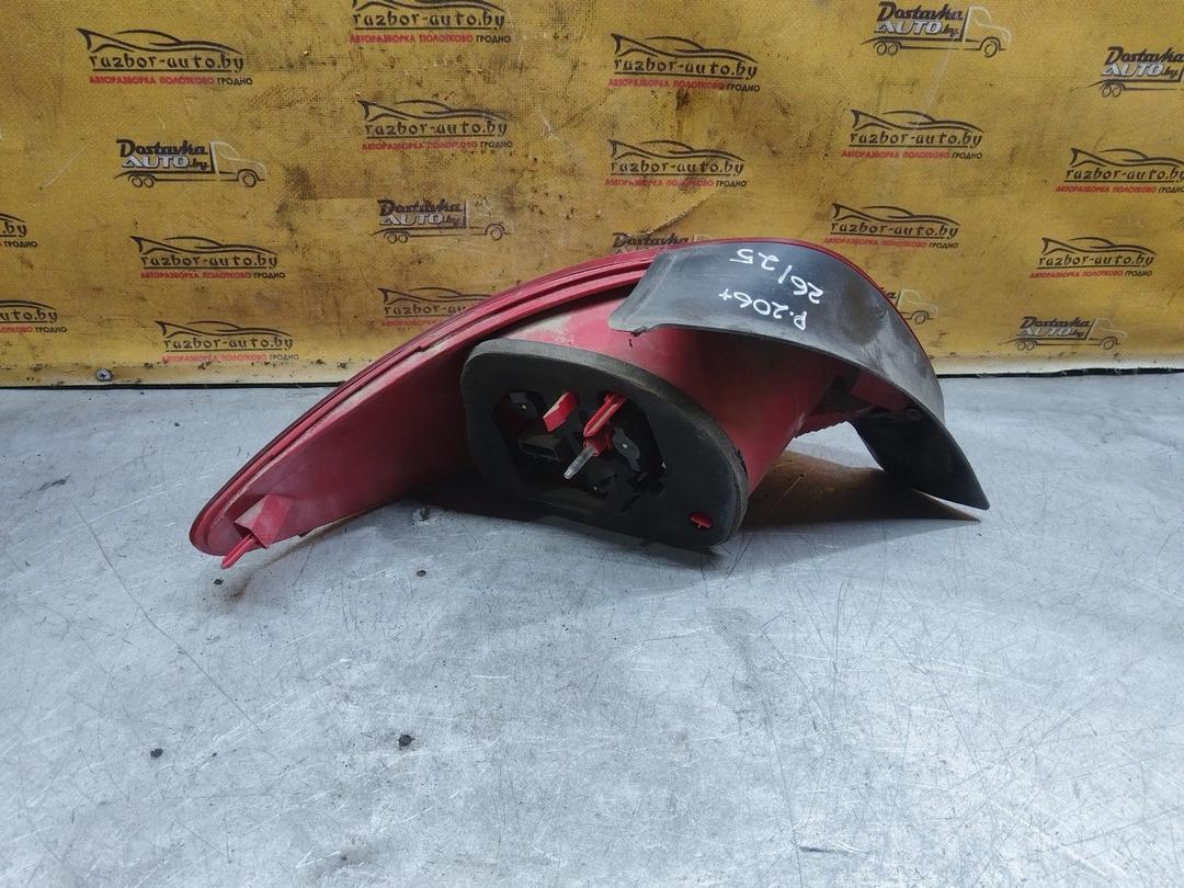 Фонарь задний правый DWMKW8 Peugeot 206 купить в магазине запчастей бу