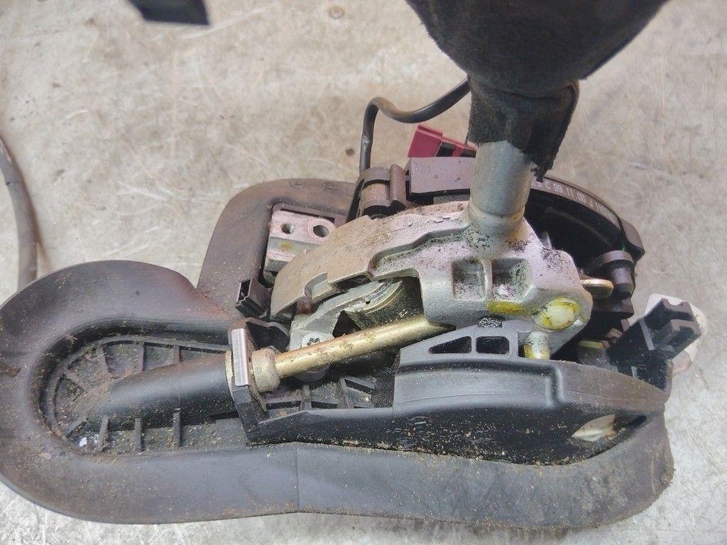 Кулиса 6UX9GI BMW 3 E46 undefined