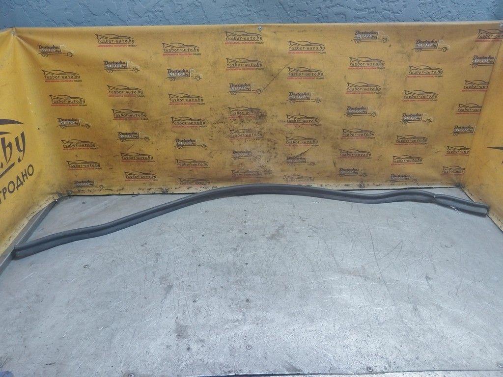 Уплотнитель капота RZH0PB Volkswagen Jetta - Фото 1