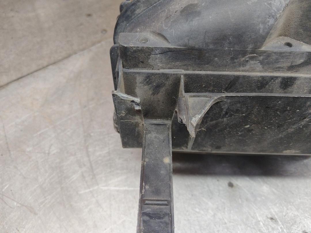 Корпус воздушного фильтра C9Q1LJ Renault Master купить в магазине запчастей бу