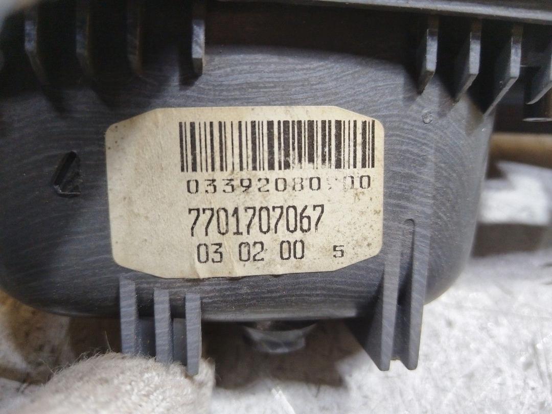 Ручка внутренняя задняя правая 71UX7S Renault Laguna купить в магазине запчастей бу