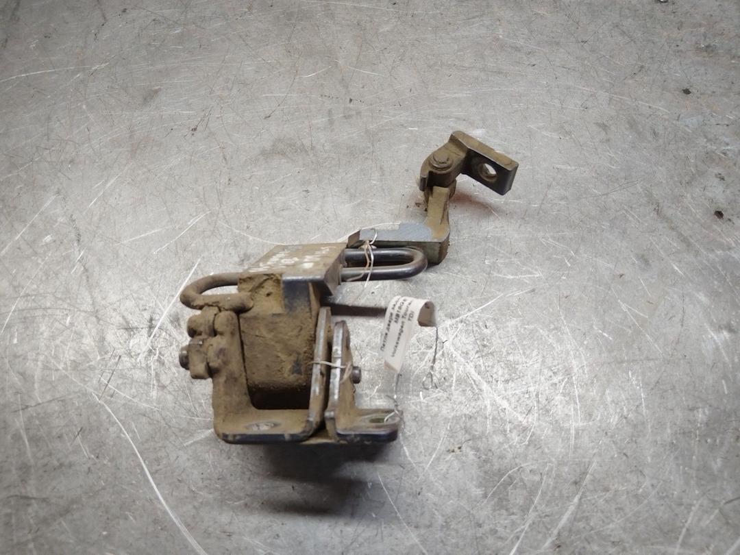 Петля двери задней правой MB18GE Volkswagen Touran - Фото 1