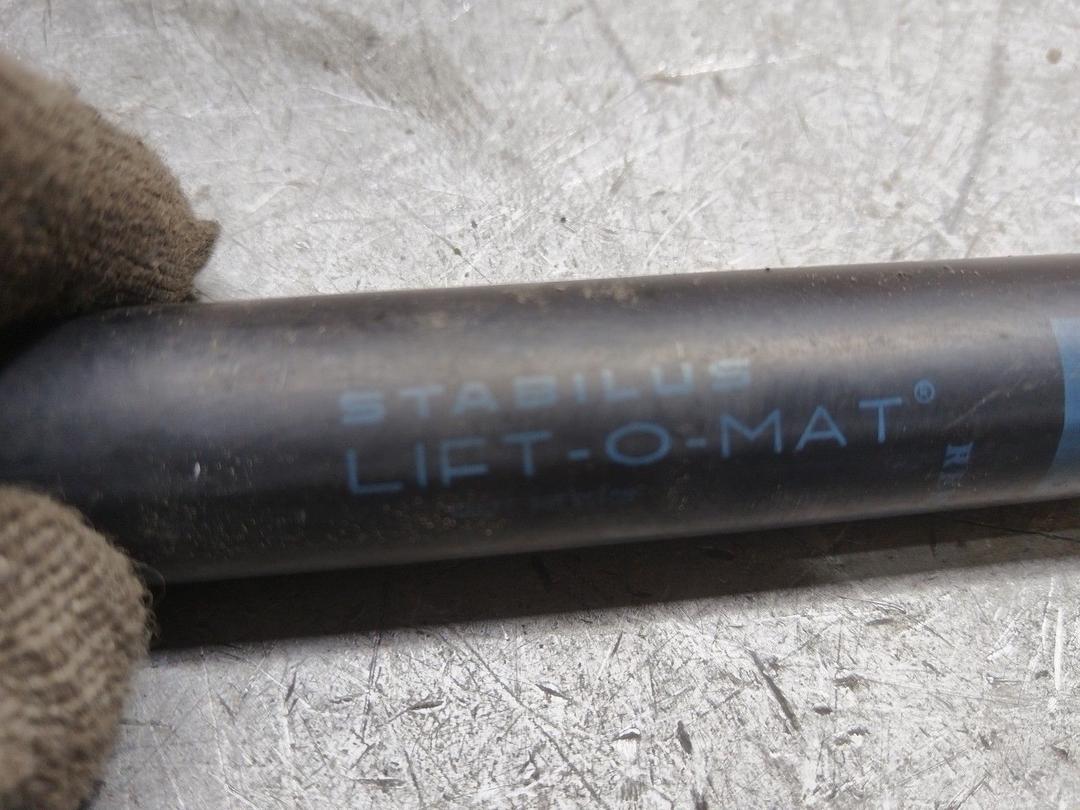 Амортизатор крышки багажника (3-5 двери) LI6PKV Renault Scenic купить на авторазборке