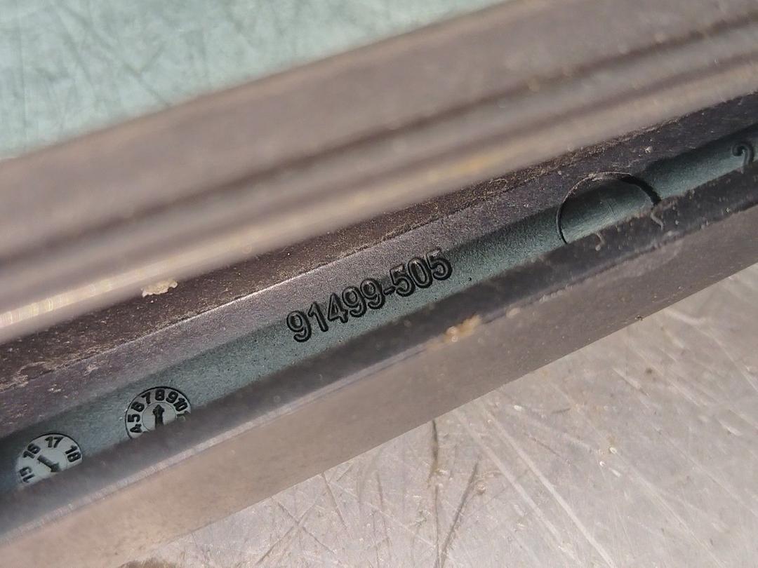 Щеткодержатель задний TNV2DM Kia Sorento купить на авторазборке