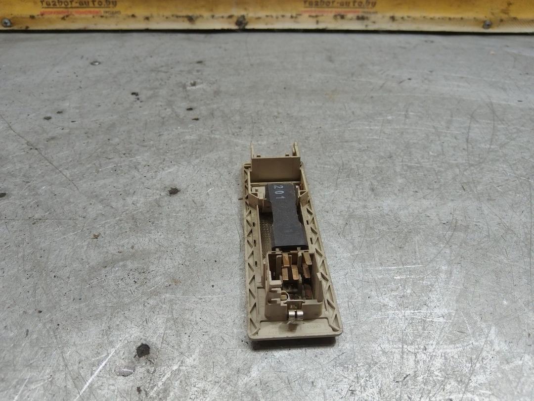 Подсветка салона GH38H8 Audi 100 купить в магазине запчастей бу