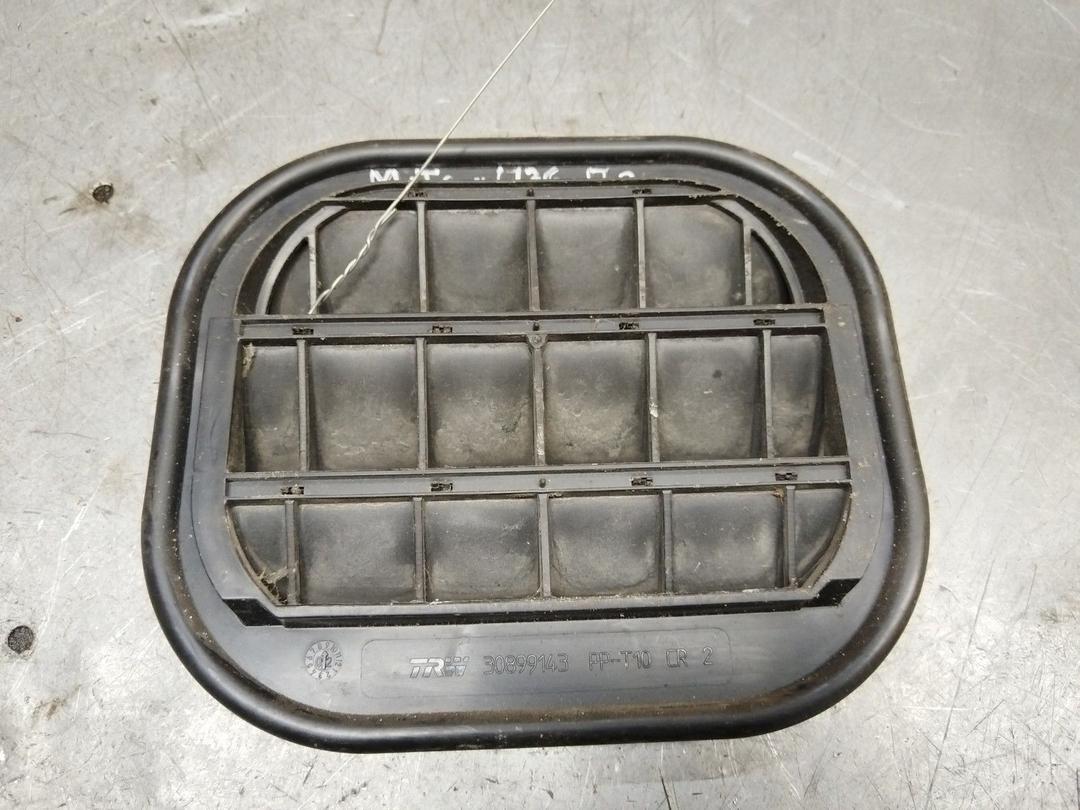 Решетка вентиляции кузова C4QUNL Mitsubishi Carisma