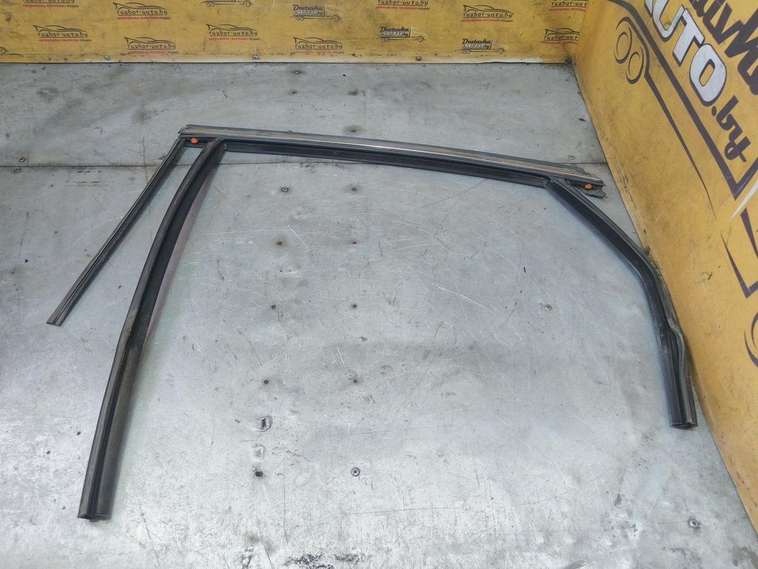 Уплотнитель двери задней левой 47Z720 Ford Fusion