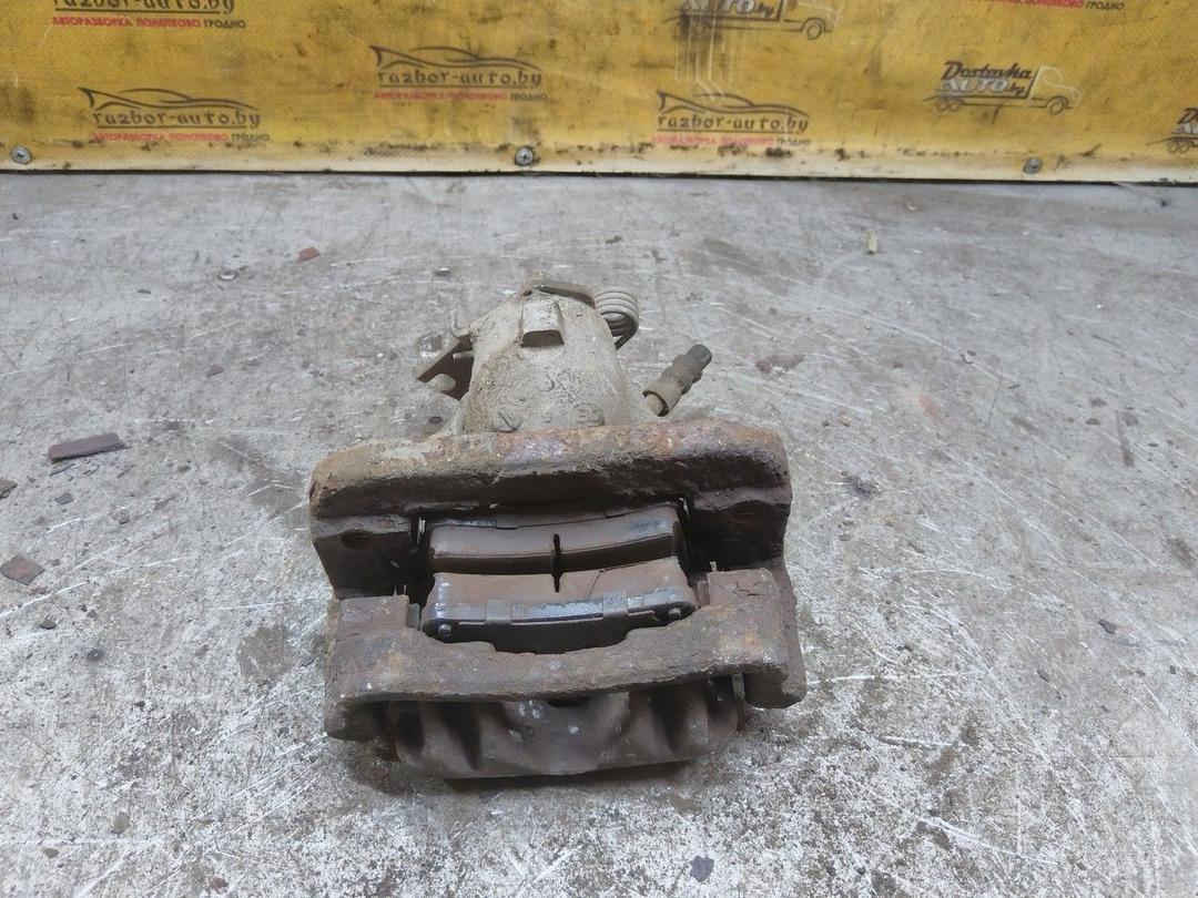 Петля двери передней левой F6K7W6 Audi A4 купить в магазине запчастей бу