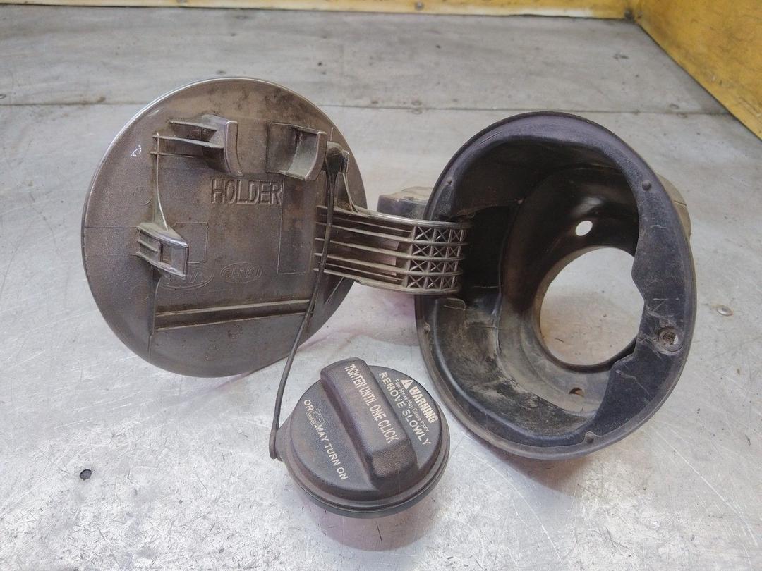 Лючок топливного бака 8L314G Kia Sorento - Фото 4