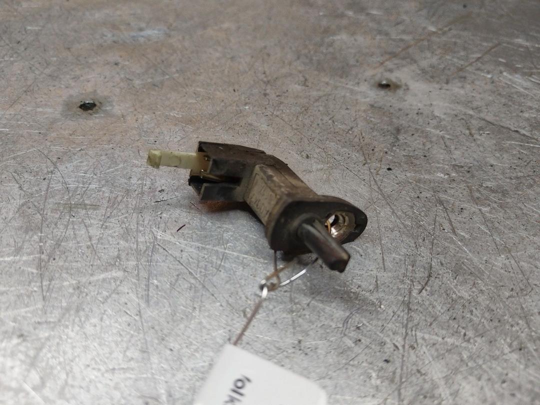 Выключатель концевой (концевик) 4CUQZT Volkswagen Passat