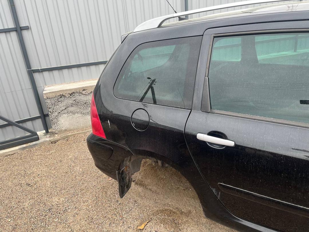 Защита арок задняя правая (подкрылок) EEHCVO Peugeot 307