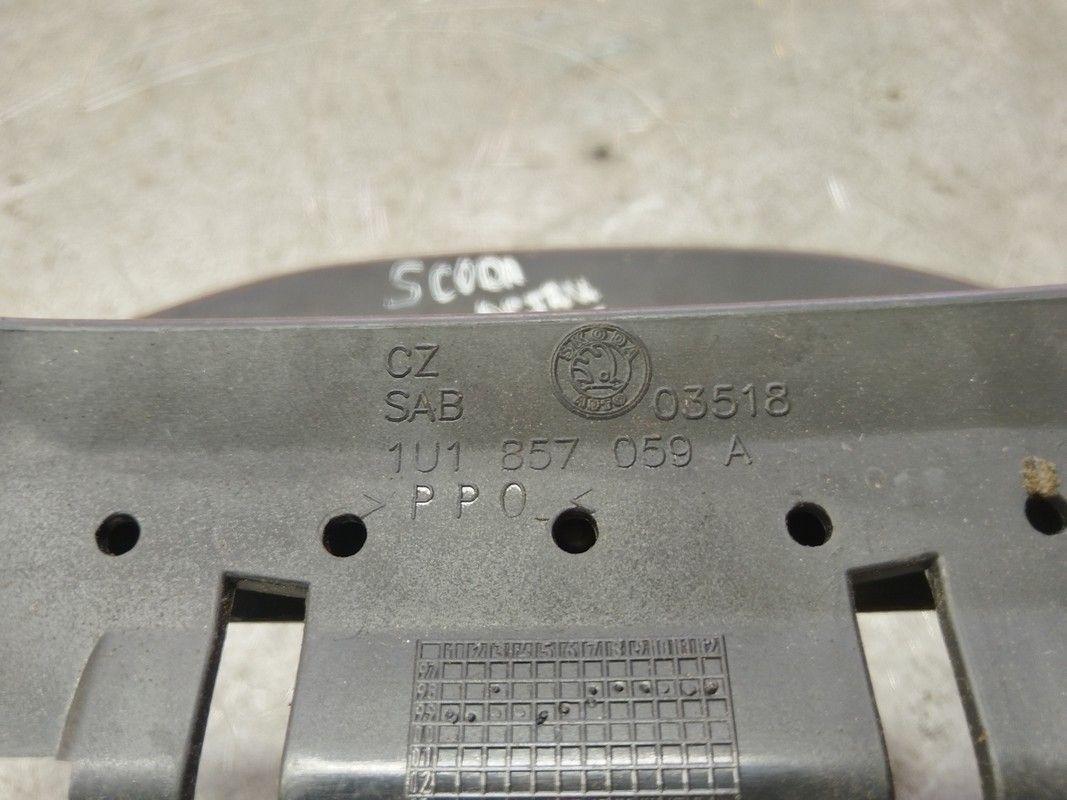 Кожух панели приборов 25D7I4 Skoda Octavia купить с доставкой