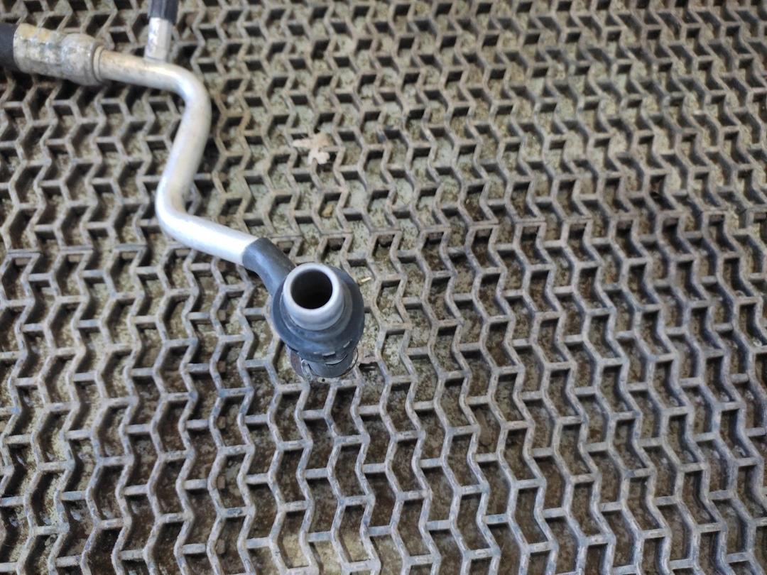 Трубка кондиционера JFSZL1 Audi A6 - Фото 3