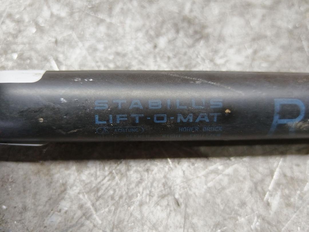 Амортизатор крышки багажника (3-5 двери) AUSA75 Toyota Corolla - Фото 5