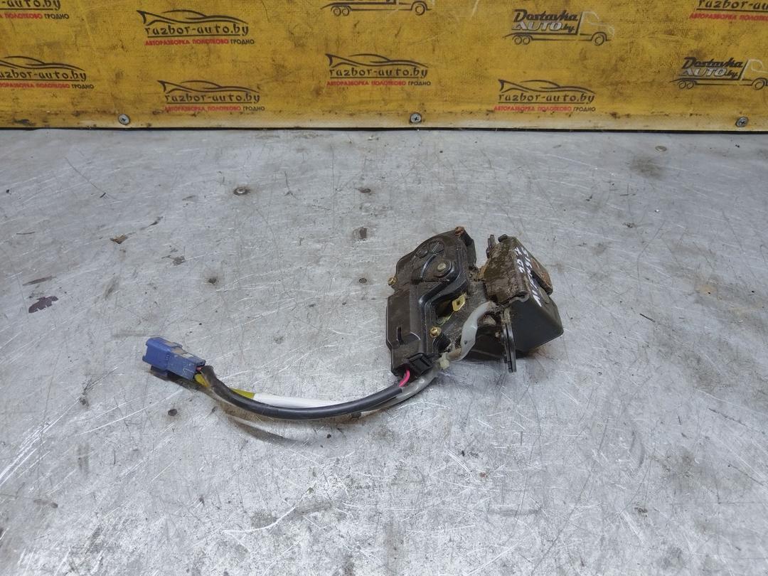 Замок багажника Q75TOV Toyota Avensis undefined