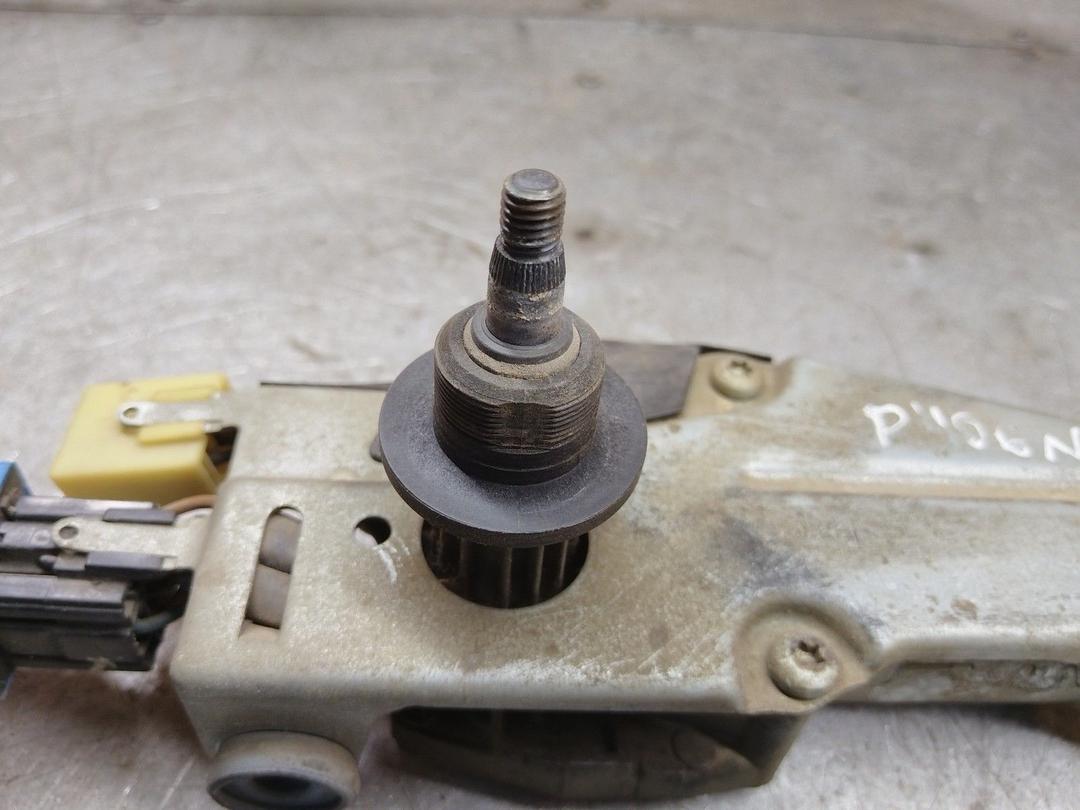 Моторчик заднего стеклоочистителя (дворника) J2IZJQ Peugeot 406 купить