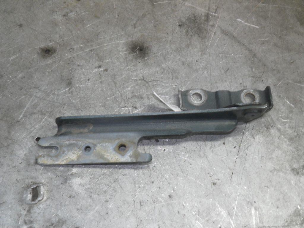 Петля капота FLSQJN Mazda 323F - Фото 2