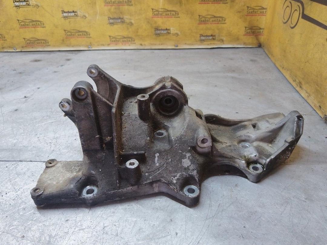 Кронштейн вискомуфты T93FVL Volkswagen Passat - Фото 3