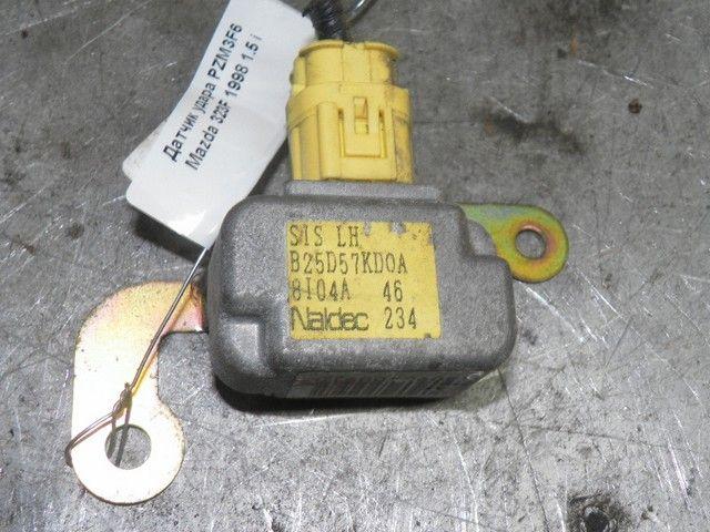 Датчик удара PZM3F6 Mazda 323F - Фото 6