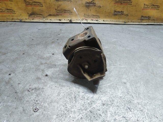 Подушка крепления двигателя V45512 Volkswagen Passat купить в магазине запчастей бу